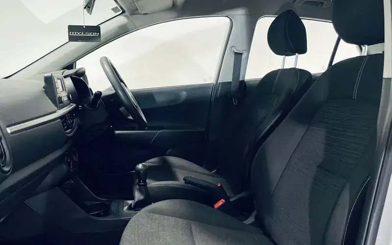 Used Kia Picanto 67 HP (49 kW) 2019 Silver Hatchback