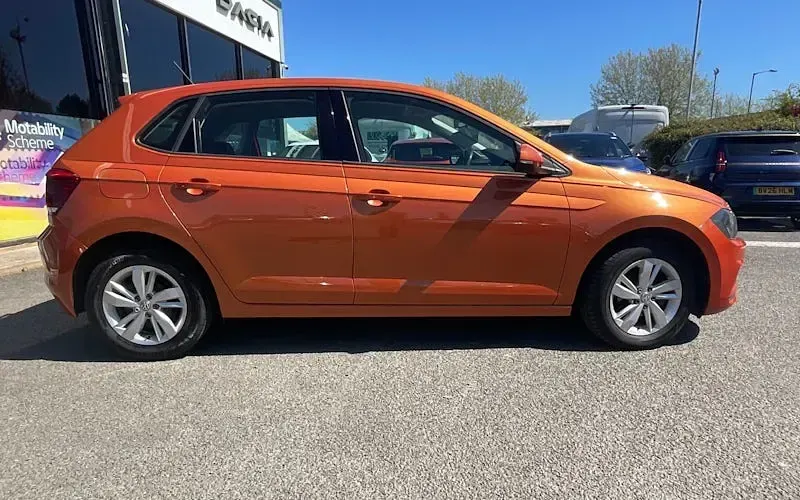 Begagnad VW Polo SE 95 HK (69 kW) 2020 Halvkombi