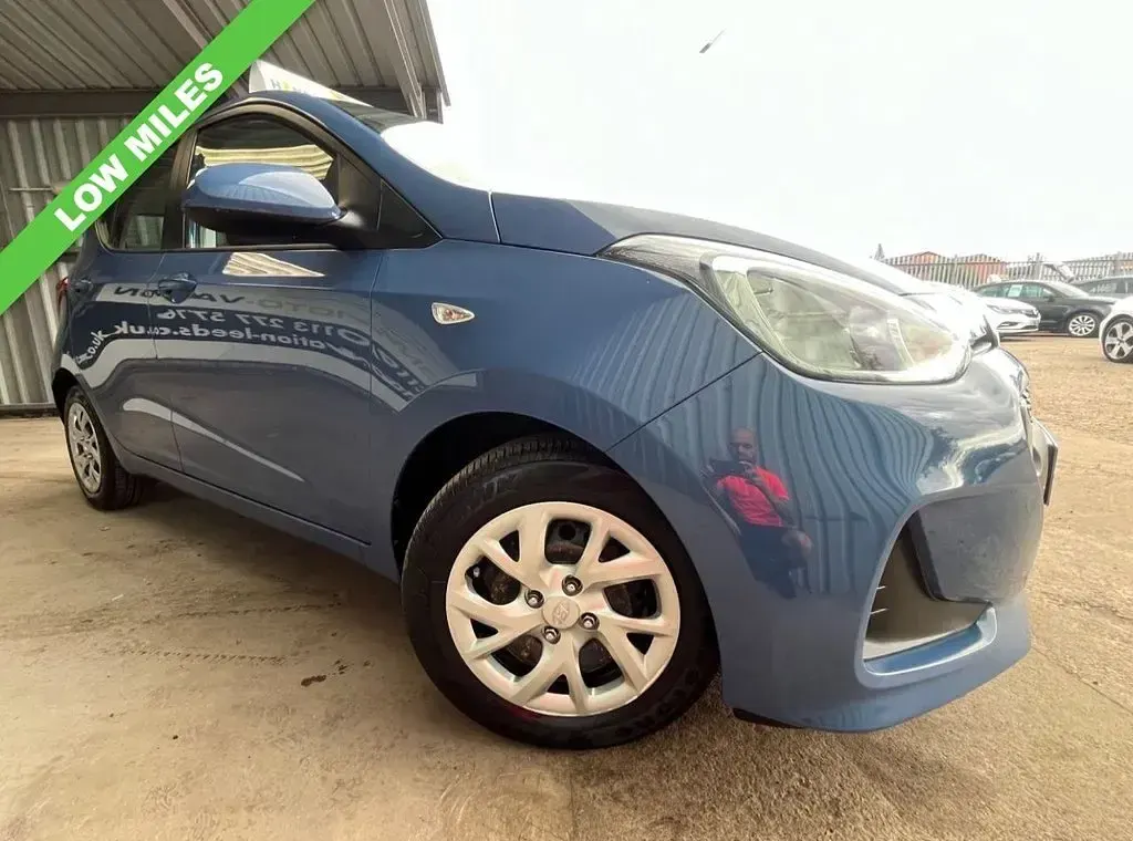 Used Hyundai i10 SE 66 HP (48 kW) 2017 Blue Hatchback