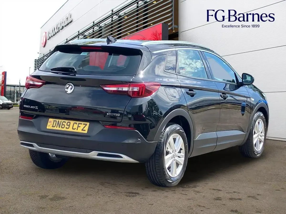 Used Vauxhall Grandland X Business Edition 128 HP (94 kW) 2019 Black SUV