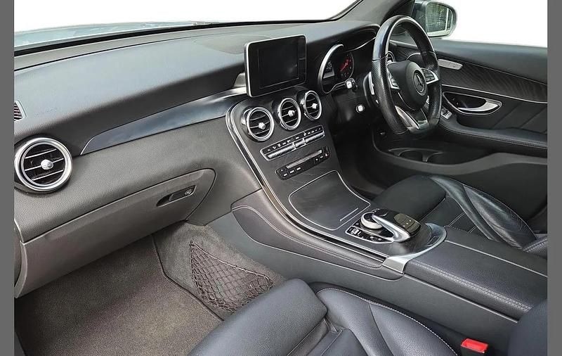 Usado Mercedes GLC250 AMG line 200 HP (147 kW) 2016 Prateado SUV