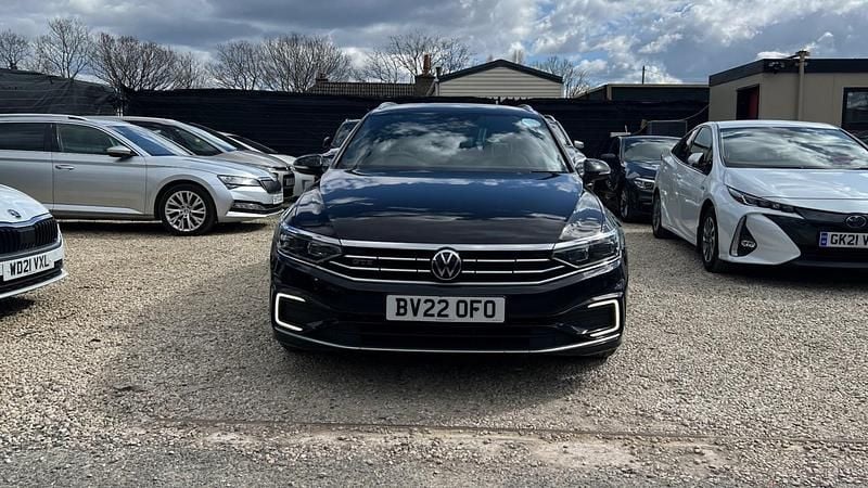 Used VW Passat Advance 218 HP (160 kW) 2022 Black Estate
