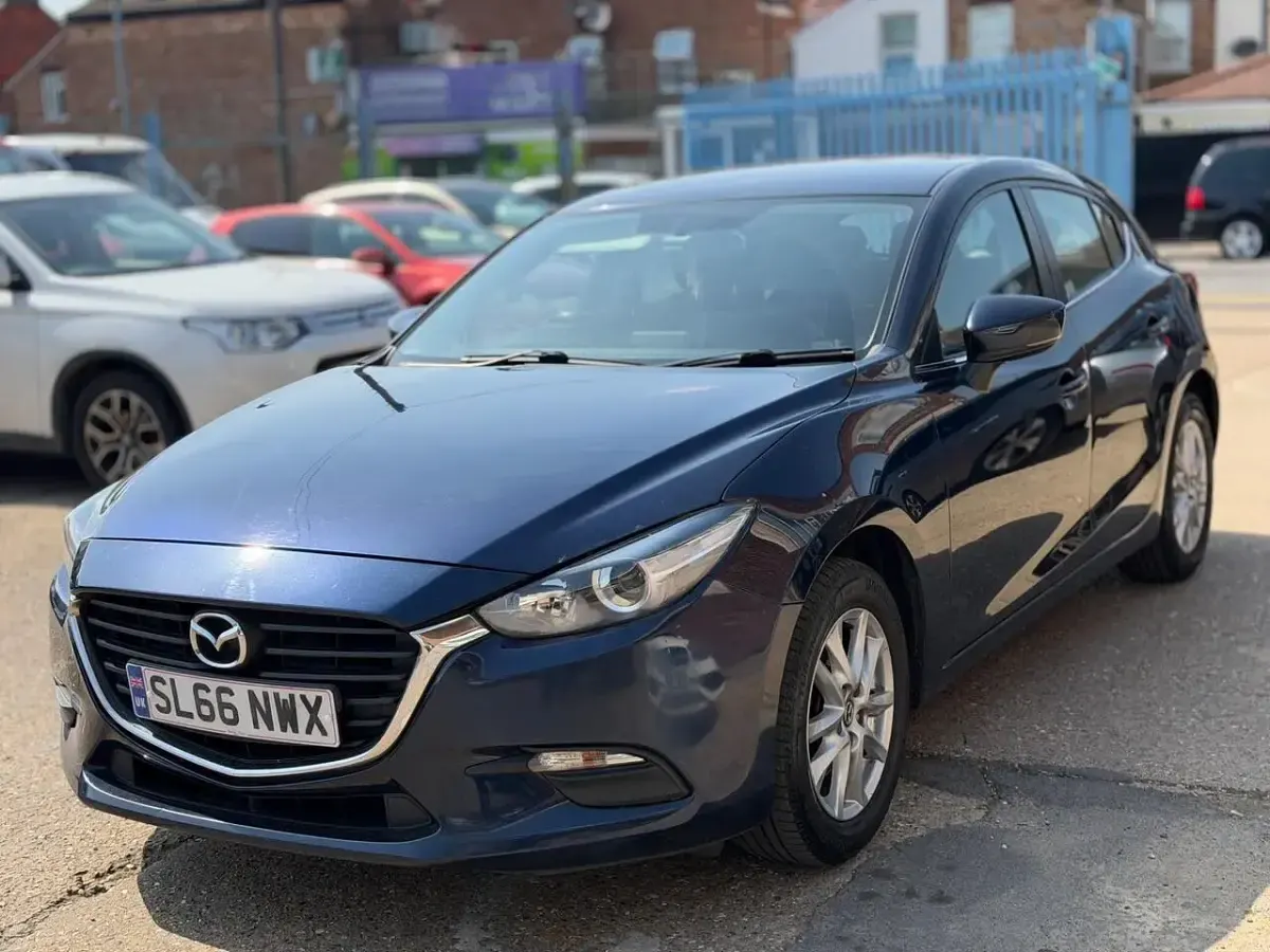 Used Mazda 3 165 HP (121 kW) 2016 Blue Hatchback