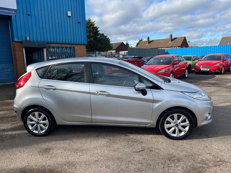 Used Ford Fiesta Zetec 2011 Silver Hatchback