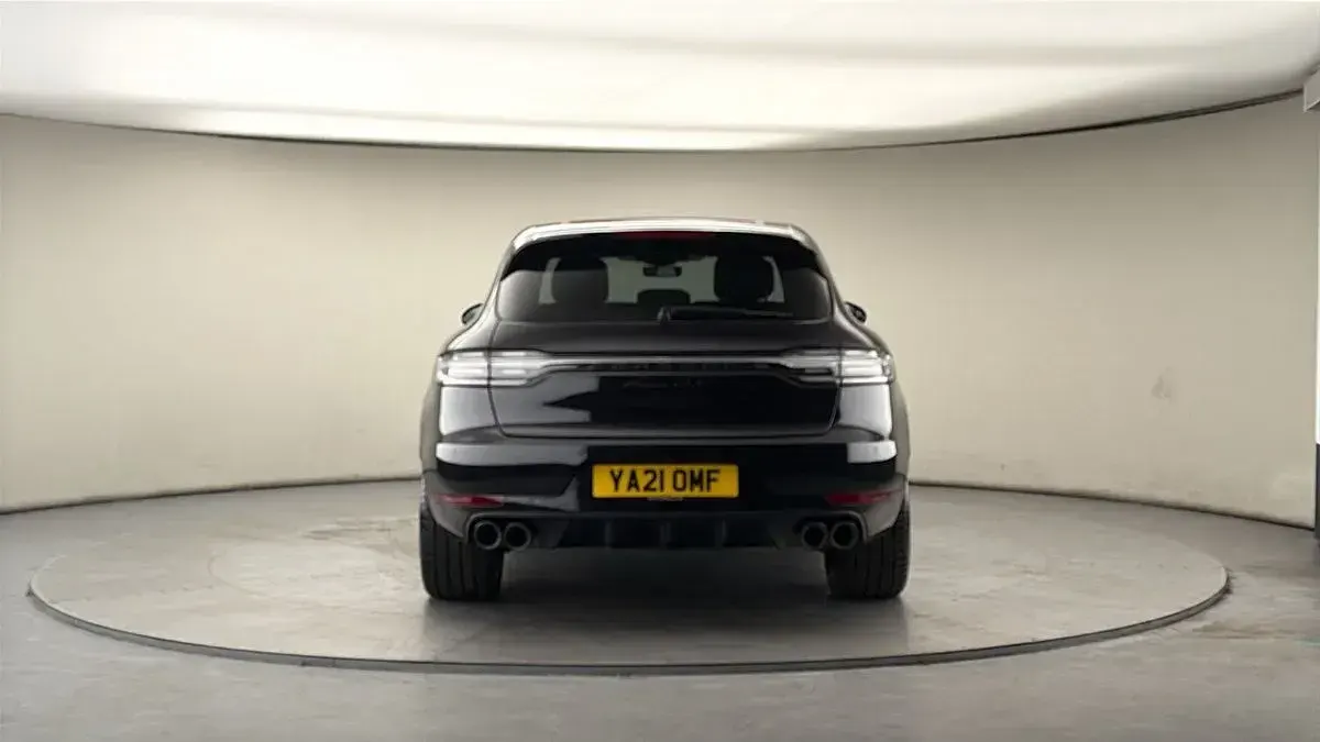 Begagnad Porsche Macan 380 HK (279 kW) 2021 Svart SUV