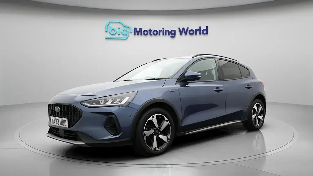 Used Ford Focus Active 125 HP (91 kW) 2023 Blue Hatchback