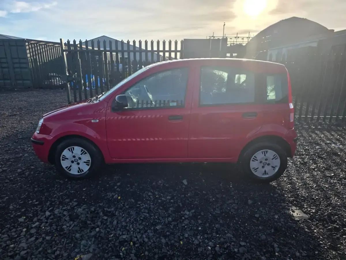 Używany Fiat Panda Active 54 KM (39 kW) 2010 Czerwony Hatchback