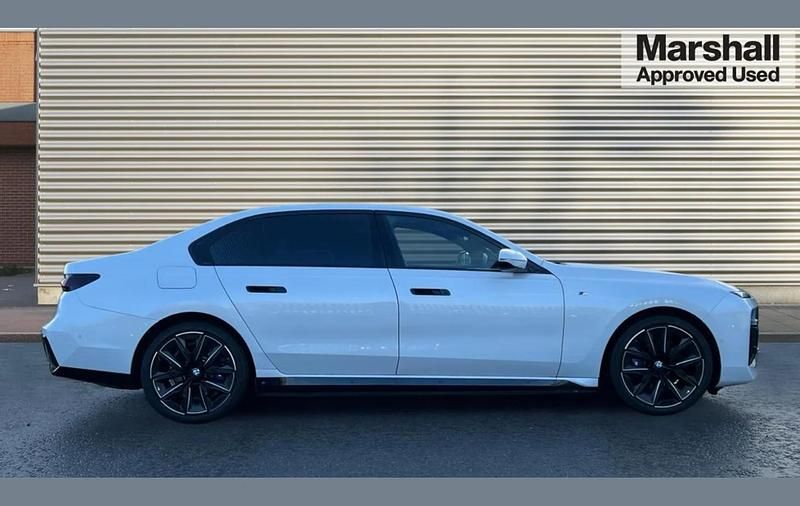Used BMW i7 M Sport 400 kW (544 HP) 2023 White Sedan