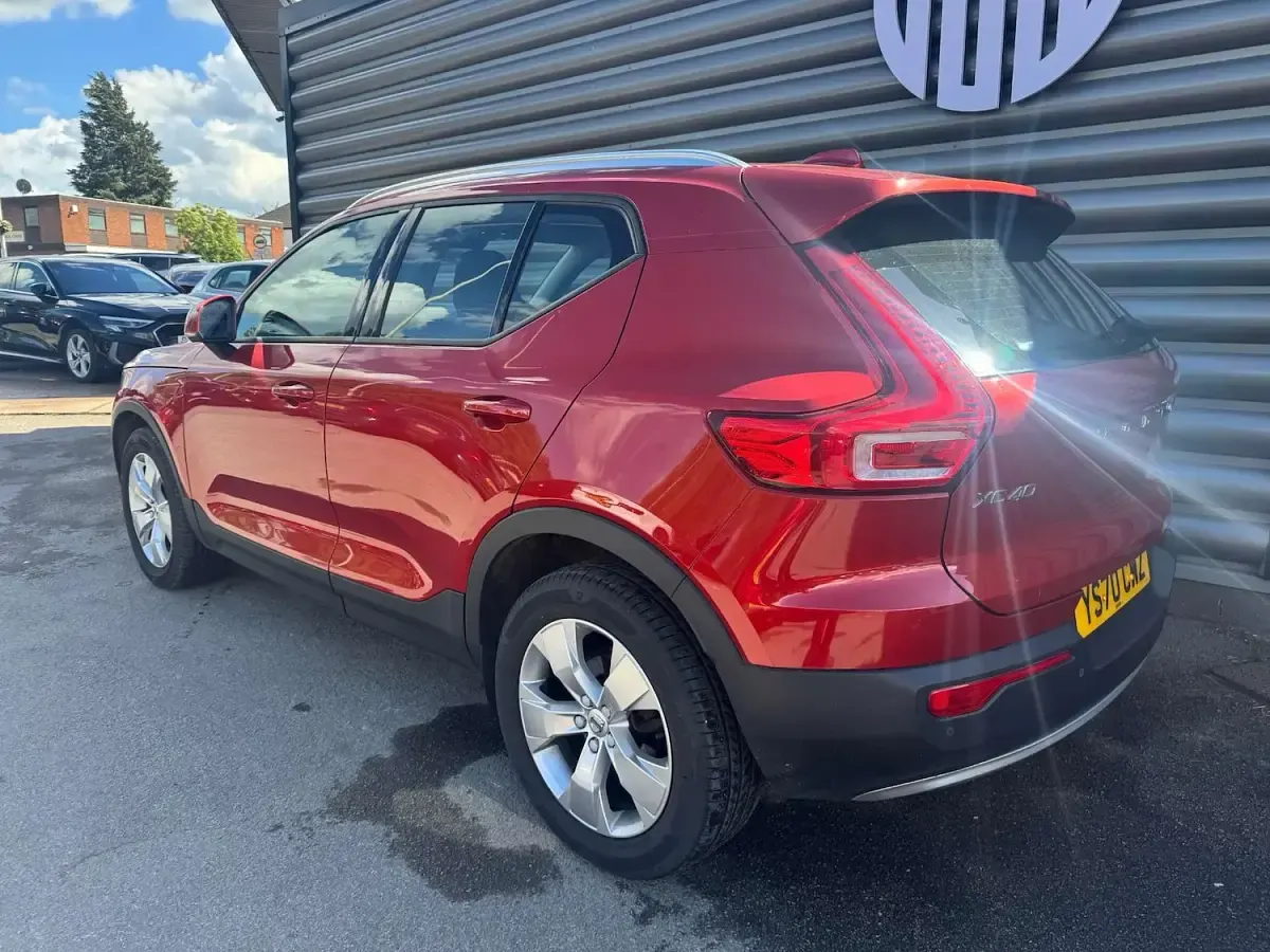 Used Volvo XC40 Momentum 2020 Red SUV
