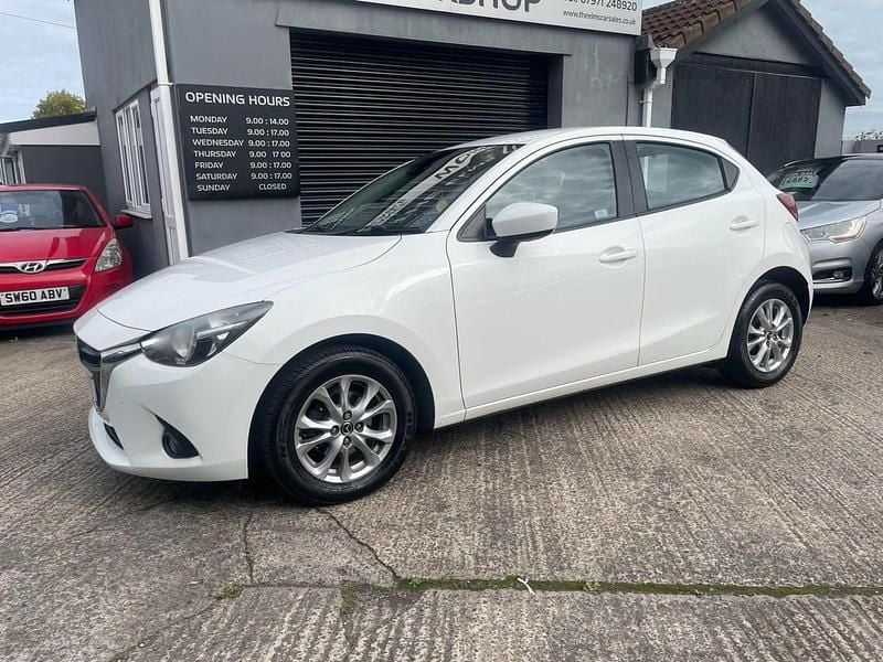 White Used 2016 Mazda 2 Hatchback | £4,695 (Expensive) - Image 1/4