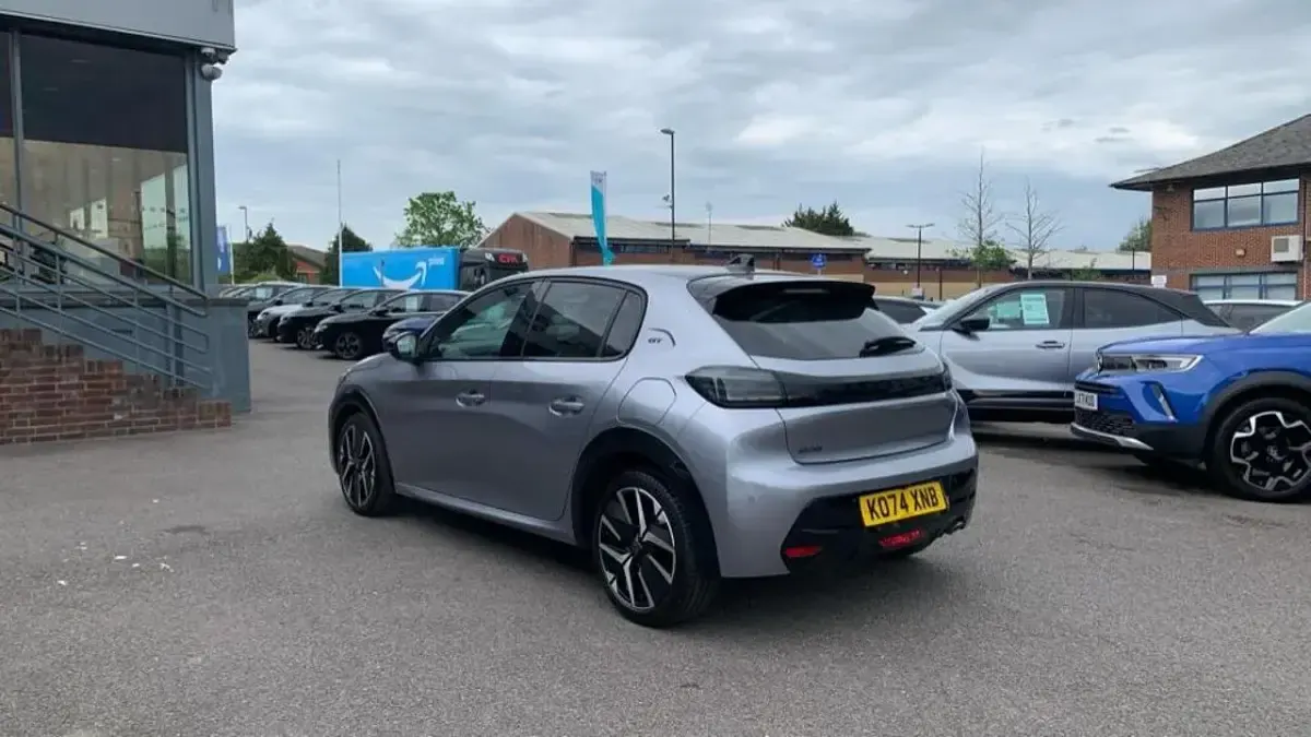 Second-hand Peugeot 208 GT 99 CP (72 kW) 2025 Gri Hatchback