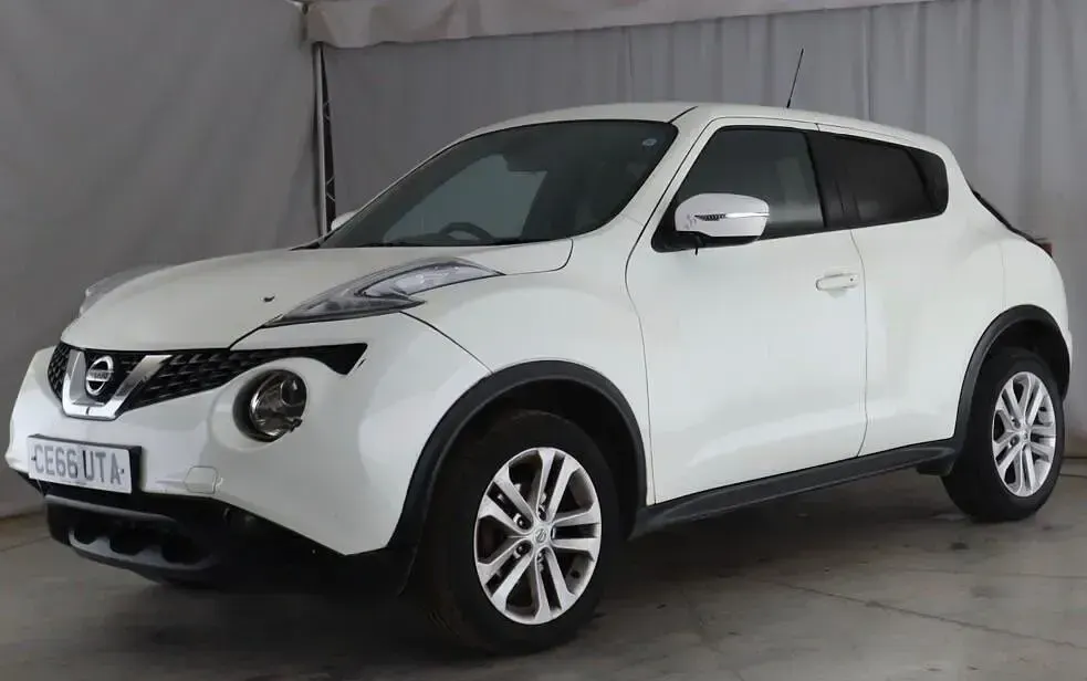 Used Nissan Juke N-Connecta 110 HP (80 kW) 2016 White SUV