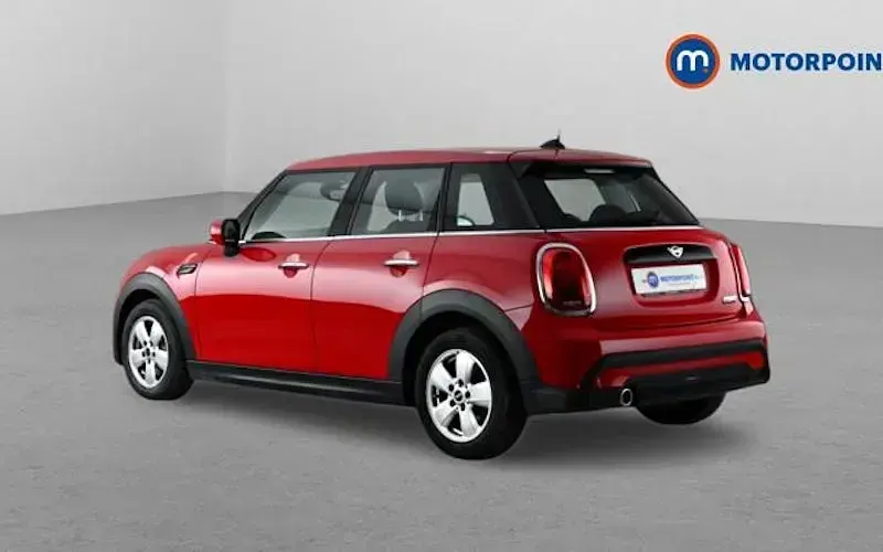 Used Mini Cooper Classic 136 HP (100 kW) 2022 Red Hatchback