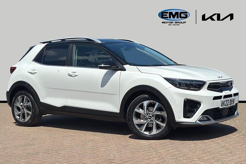 White Used 2022 Kia Stonic 4 SUV | £14,495 (Fair price) - Image 1/3