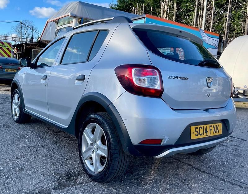Used Dacia Sandero Ambiance 2014 Silver Hatchback