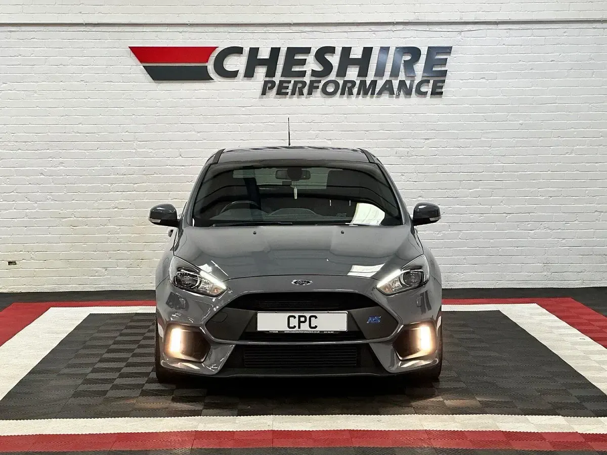 Used Ford Focus RS 400 HP (294 kW) 2016 Grey Hatchback