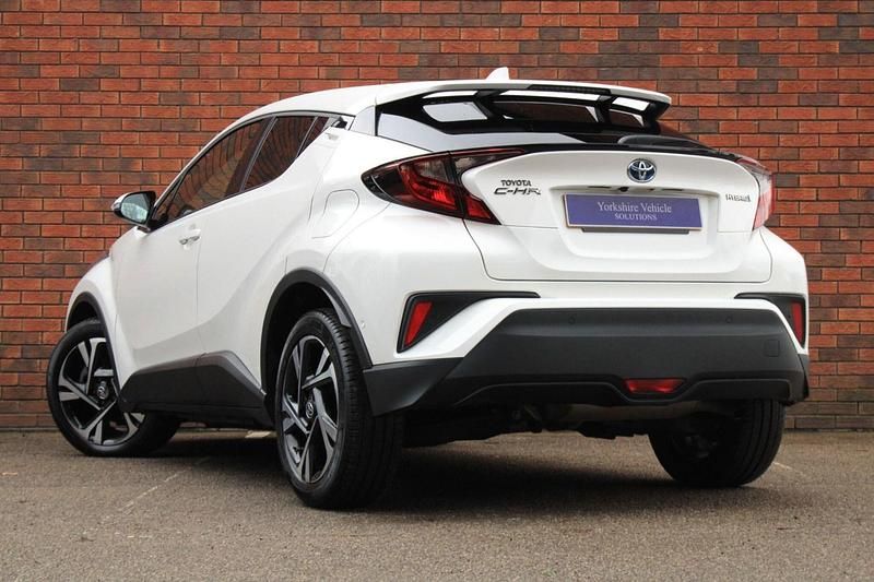 Used Toyota C-HR Design 122 HP (89 kW) 2023 White SUV
