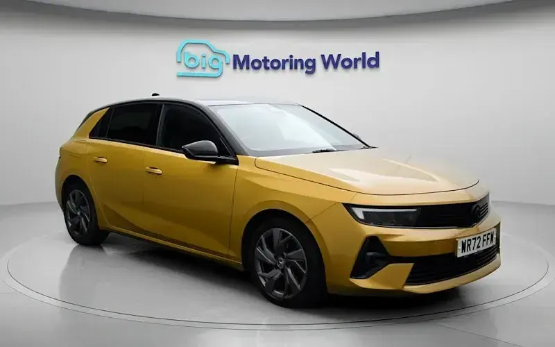 Begagnad Vauxhall Astra GS Line 131 HK (96 kW) 2025 Halvkombi
