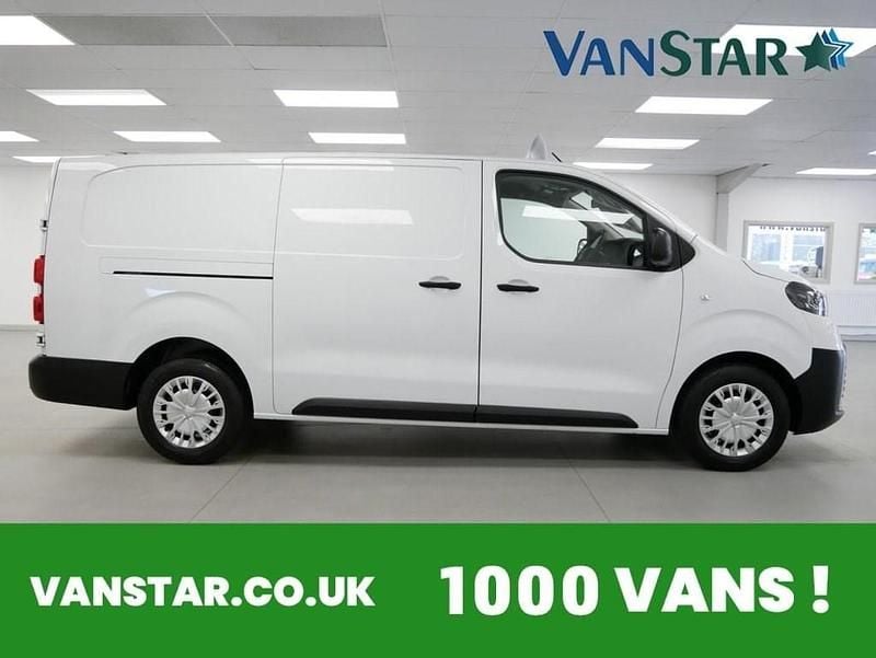 Used Toyota Proace Edition 145 HP (106 kW) 2024 White MPV