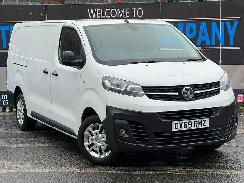 Used Vauxhall Vivaro S 101 HP (74 kW) 2019 White MPV