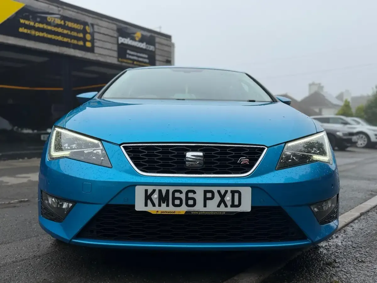 Used Seat Leon FR 180 HP (132 kW) 2016 Blue Hatchback
