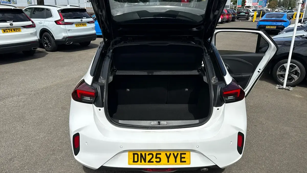 Used Vauxhall Corsa Ultimate 100 HP (73 kW) 2025 White Hatchback
