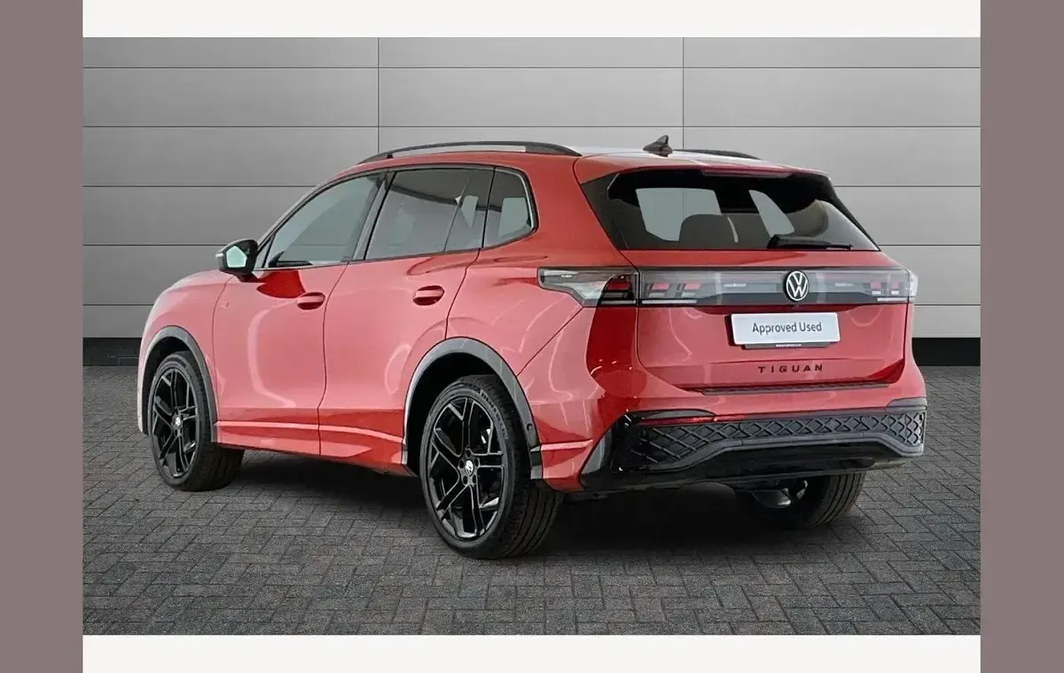 Used VW Tiguan Edition 150 HP (110 kW) 2024 Red SUV