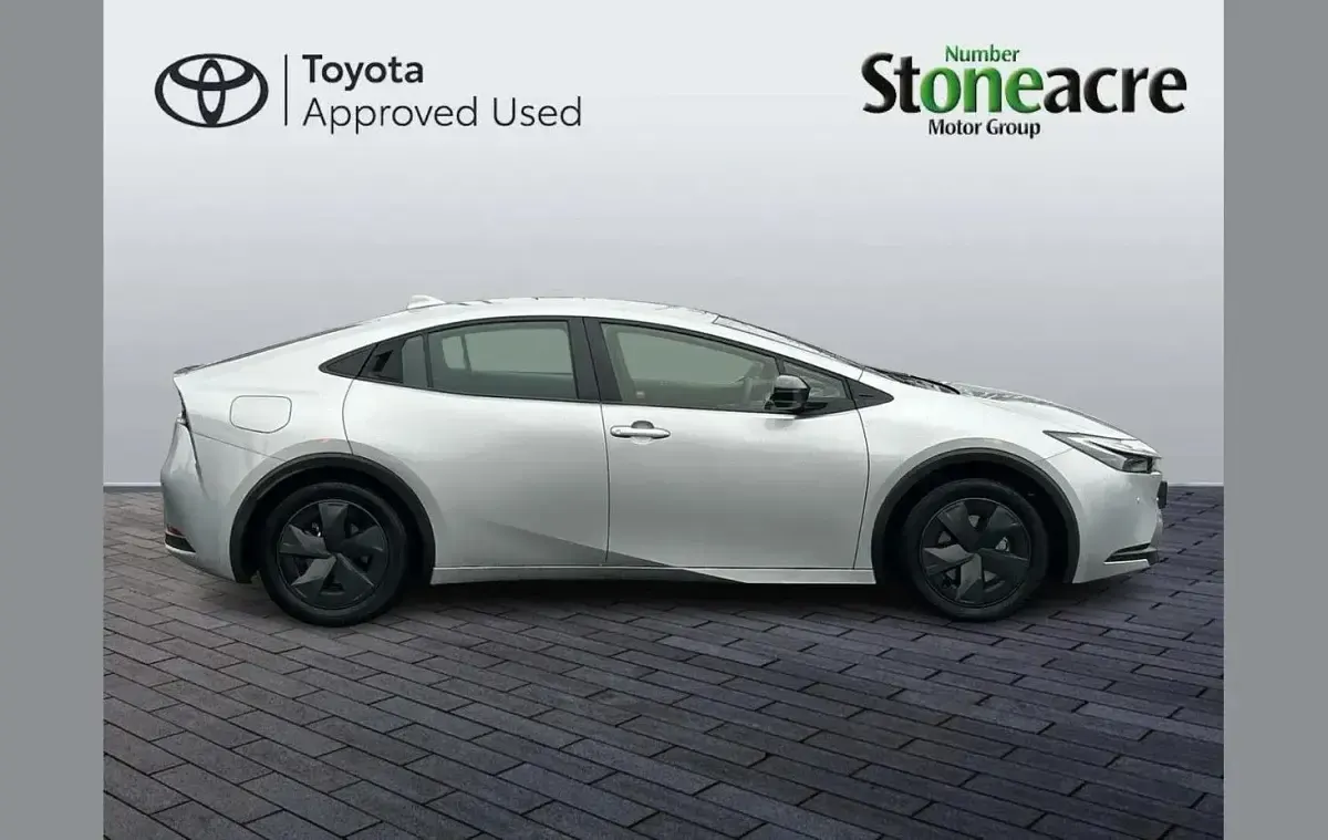 Used Toyota Prius Design 220 HP (161 kW) 2025 Silver Hatchback