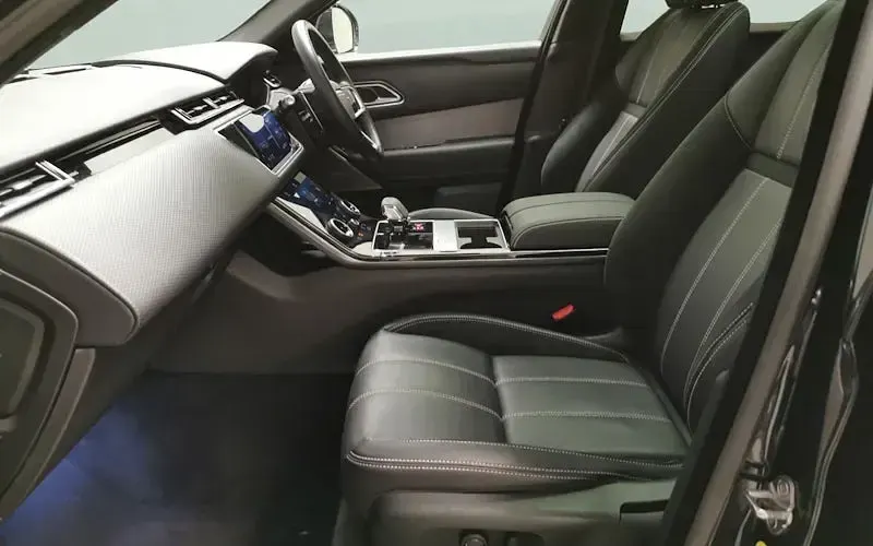 Second-hand Land Rover Range Rover Velar S 204 CP (150 kW) 2022 Negru SUV