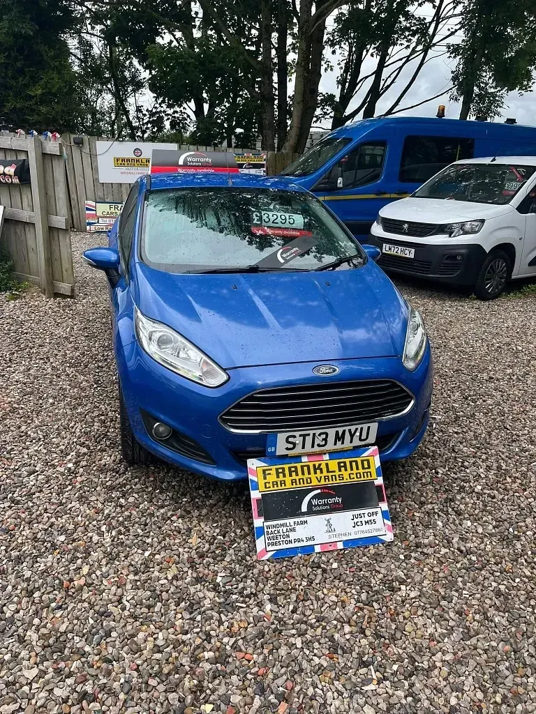 Used Ford Fiesta Titanium 125 HP (91 kW) 2013 Blue Hatchback