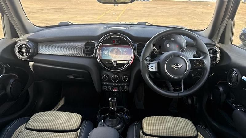 Usado Mini Cooper S Resolute Edition 178 HP (130 kW) 2023 Preto Citadino