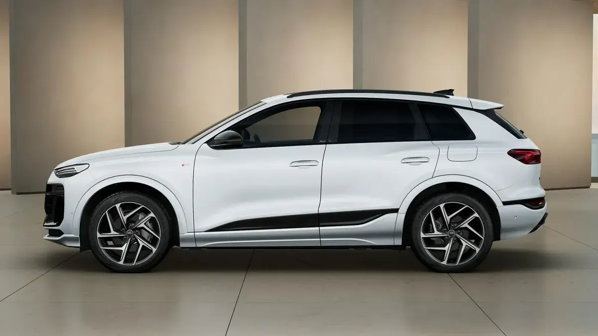New Audi Q6 e-tron Black Edition 185 kW (252 HP) 2026 White SUV