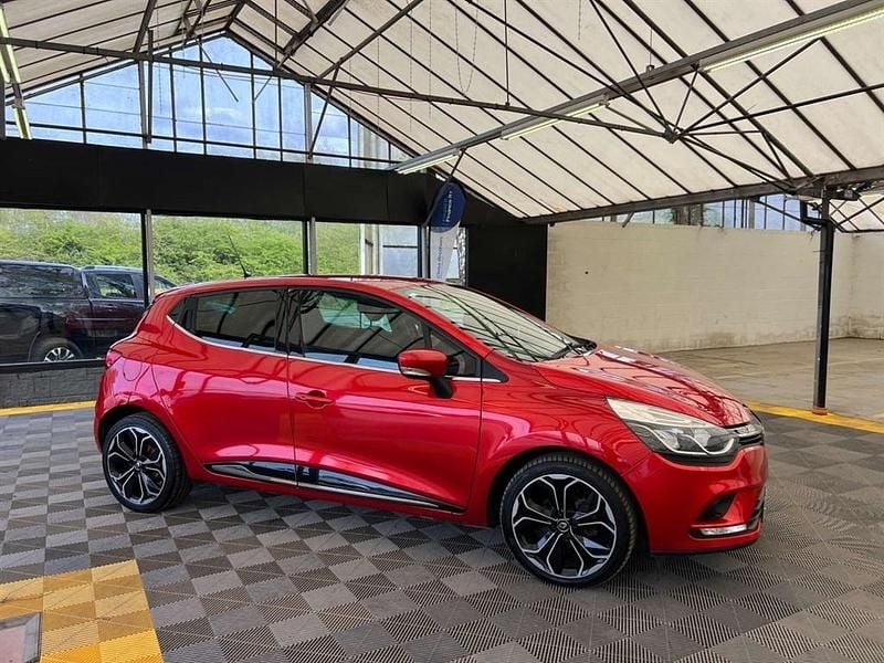Used Renault Clio IV Iconic 90 HP (66 kW) 2019 Red Hatchback