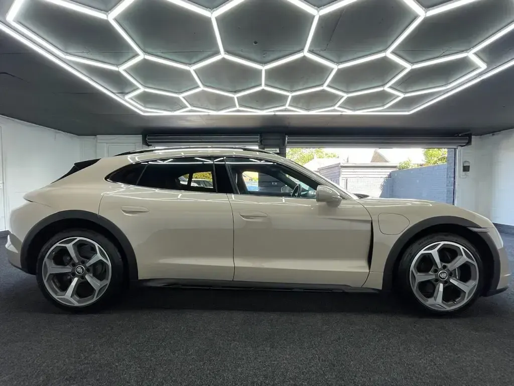 Used Porsche Taycan Cross Turismo 350 kW (476 HP) 2021 Beige Estate