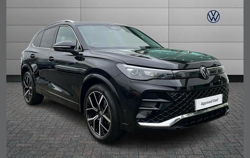 Black Used 2025 VW Tiguan R-line SUV | £32,990 (Good price) - Image 1/4