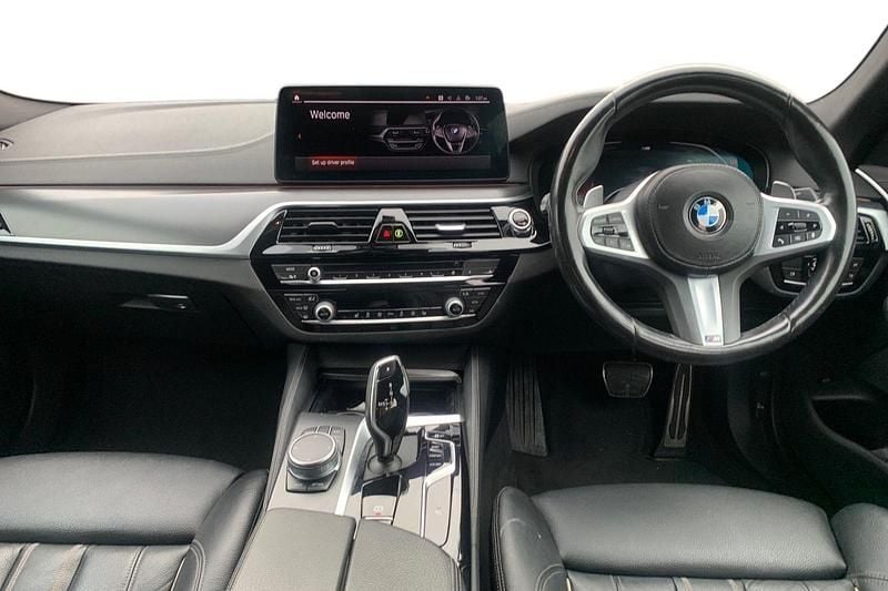 Gebraucht BMW 520 M Sport 184 PS (135 kW) 2022 Schwarz Limousine