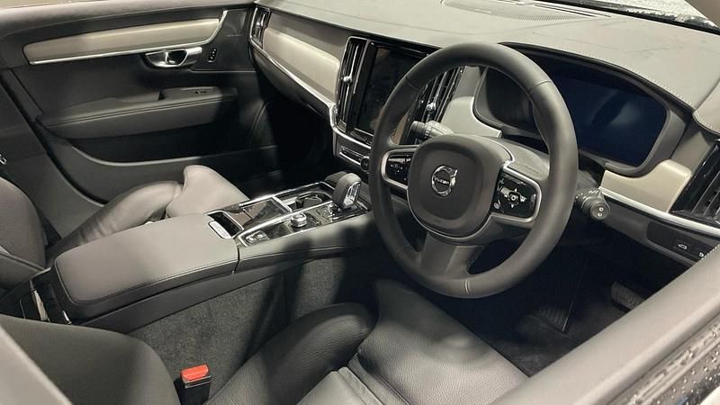 Used Volvo V90 Plus 345 HP (253 kW) 2025 Silver Estate