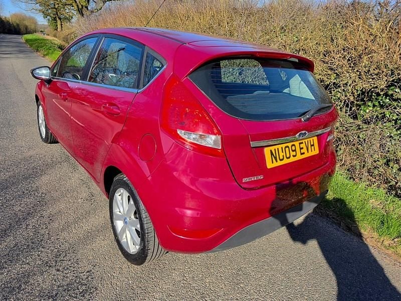 Used Ford Fiesta Zetec 2009 Red Hatchback