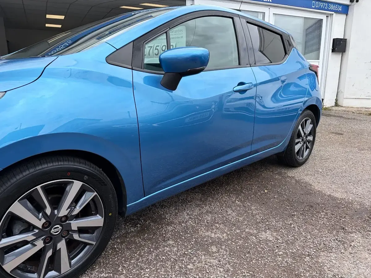 Used Nissan Micra N-Connecta 90 HP (66 kW) 2017 Blue Hatchback