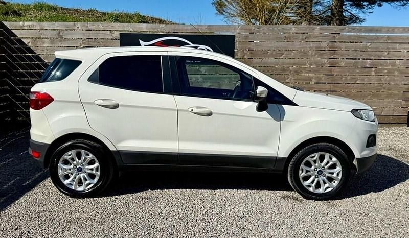 Used Ford Ecosport Zetec 95 HP (69 kW) 2016 White SUV