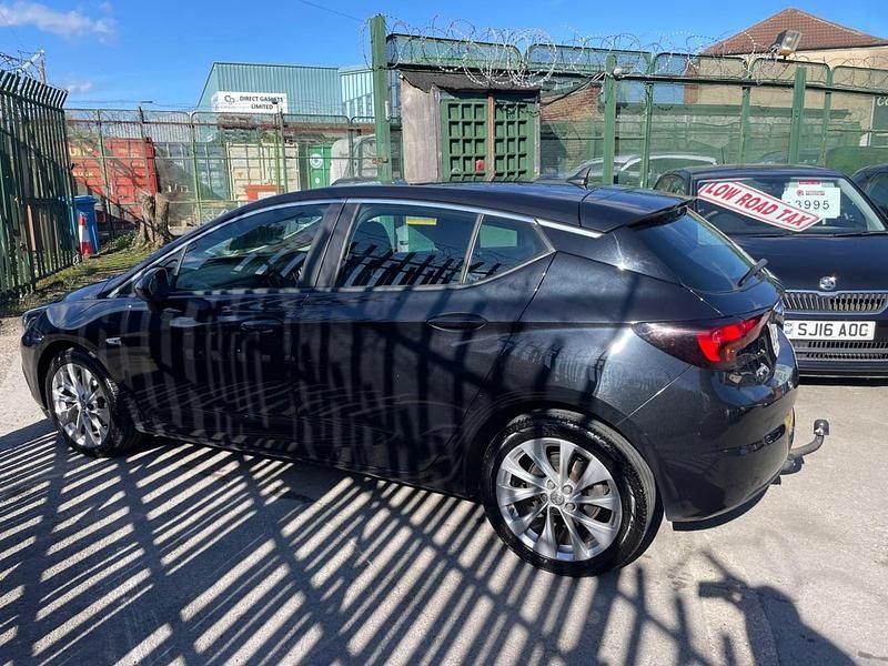 Used Vauxhall Astra 110 HP (80 kW) 2016 Black Hatchback