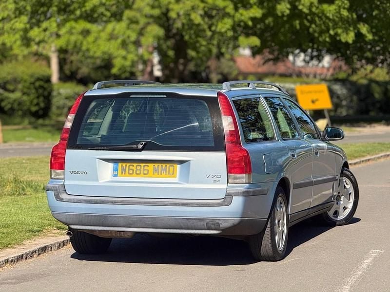 Używany Volvo V70 2000 Niebieski Kombi