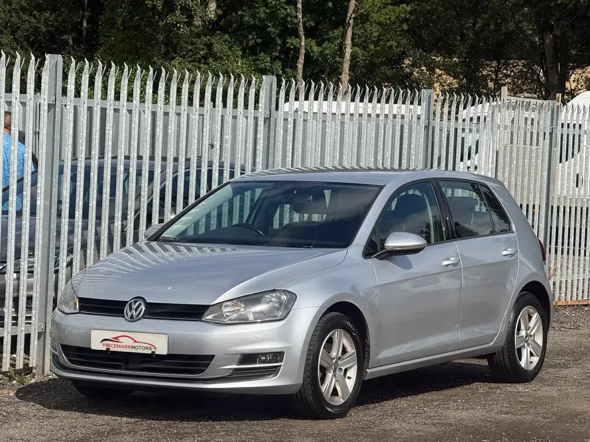Used VW Golf VII Match 105 HP (77 kW) 2014 Silver Hatchback