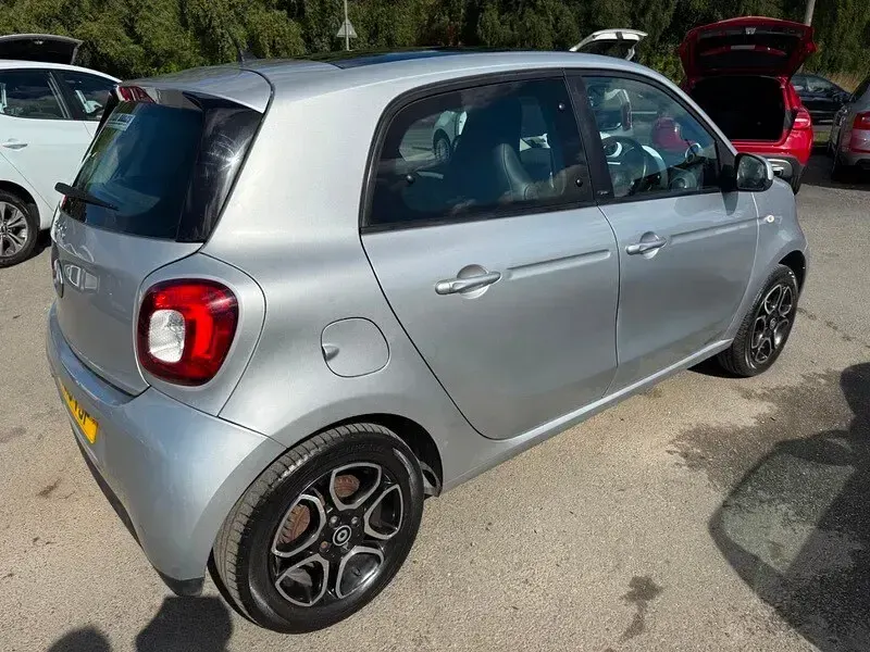 Used Smart ForFour Premium 90 HP (66 kW) 2015 Silver Hatchback