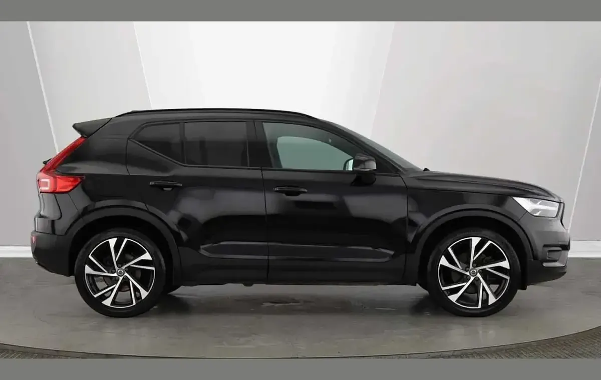 Used Volvo XC40 R-Design Pro 194 HP (142 kW) 2021 Black SUV