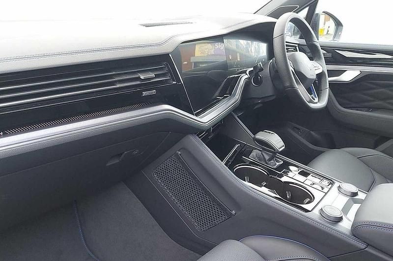 Used VW Touareg Edition 2026 Grenadilla black SUV