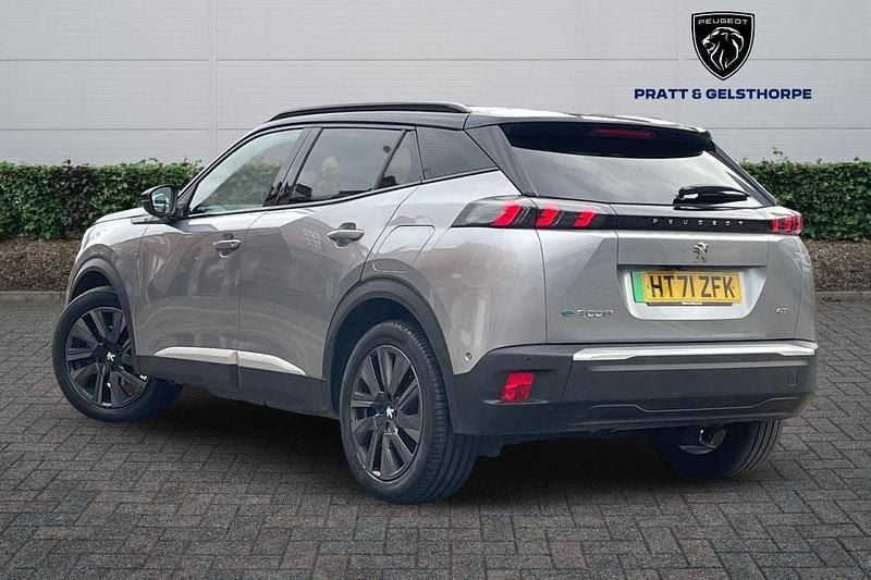 Second-hand Peugeot e-2008 Premium 98 kW (134 CP) 2022 Gri SUV
