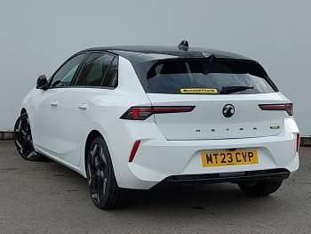 Used Vauxhall Astra GSe 225 HP (165 kW) 2023 White Hatchback