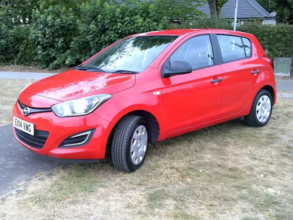 Used Hyundai i20 Classic 2014 Red Hatchback