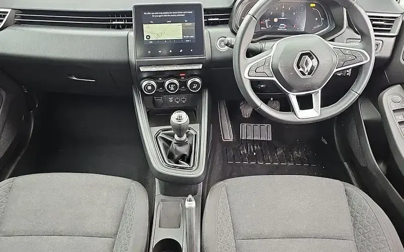 Used Renault Clio Evolution 90 HP (66 kW) 2023 Silver  Hatchback